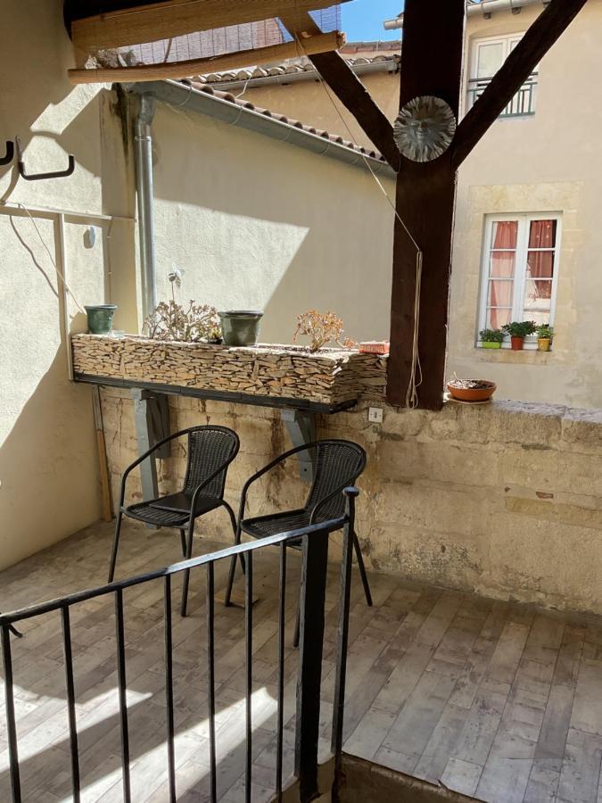 Place Aux Herbes Apartment Nimes Exterior photo